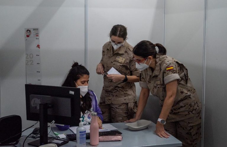 Sanidad incorpora enfermeros militares a la Estrategia de Vacunación contra la COVID-19