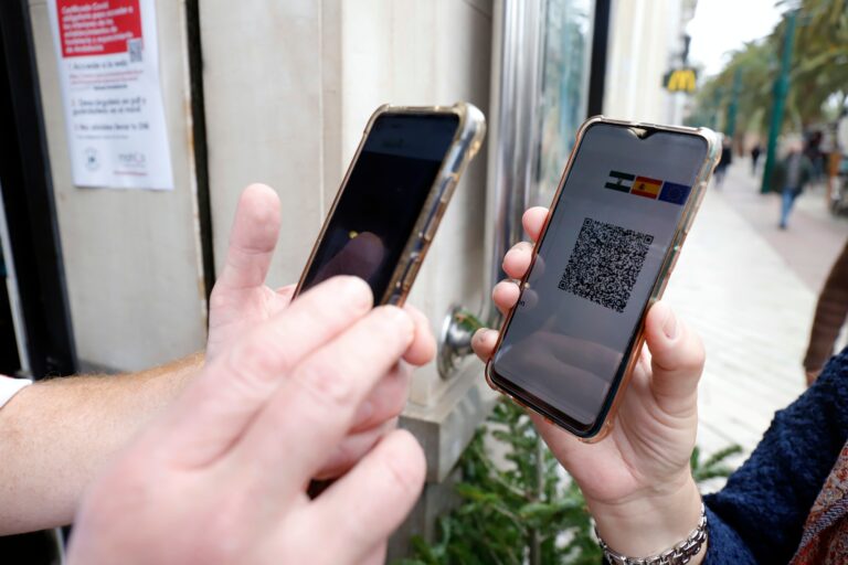 El TSJC prorroga un mes el certificado covid