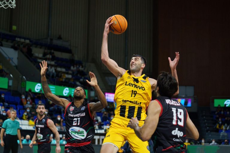 Lenovo y Pinar Karsiyaka decidirán la eliminatoria en el tercer partido (88-80)