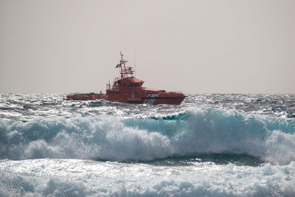Salvamento rescata a 166 personas en Canarias, entre ellas nueve menores