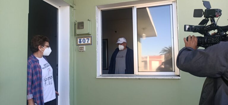 Vecinos evacuados de La Palma regresan a sus hogares tras finalizar la erupción