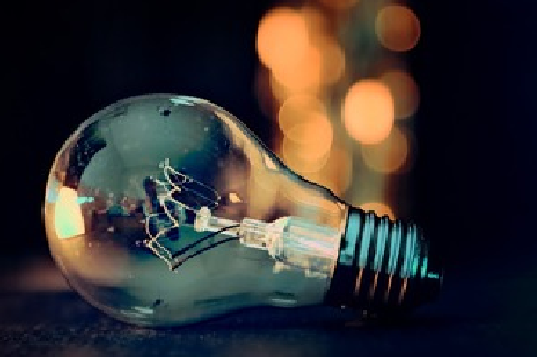 La luz caerá este jueves un 12 % hasta su precio más bajo de julio y agosto