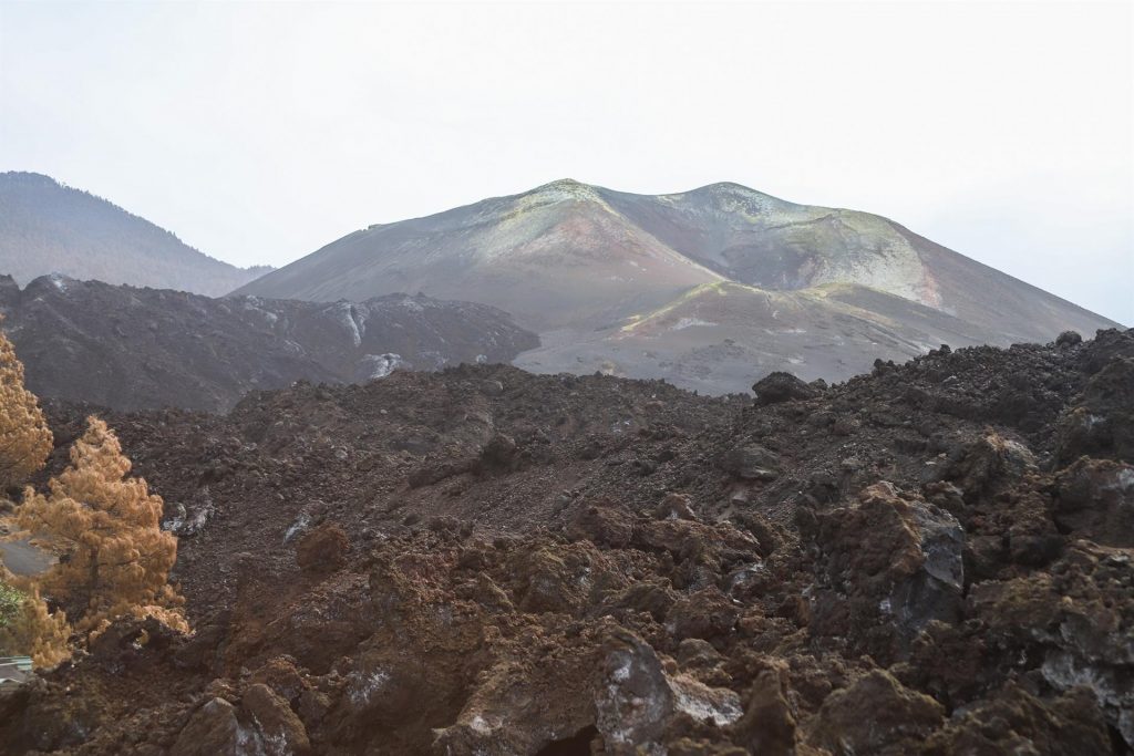Tendrán que pasar meses y, quizás años, para poder estudiar el suelo bajo el volcán