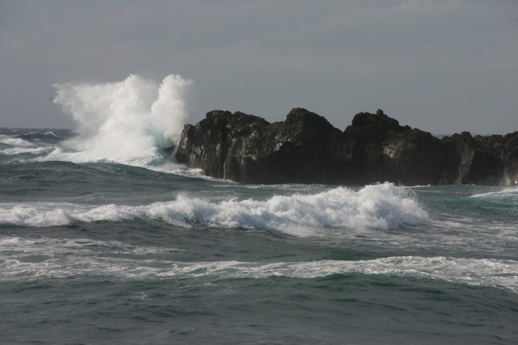 Fuerte viento y oleaje en Canarias este domingo