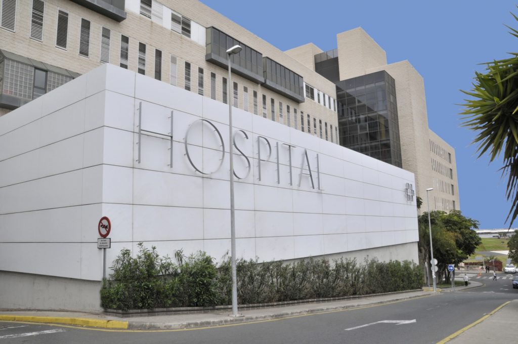 Un hombre es hospitalizado tras sufrir un semiahogamiento en Gran Canaria