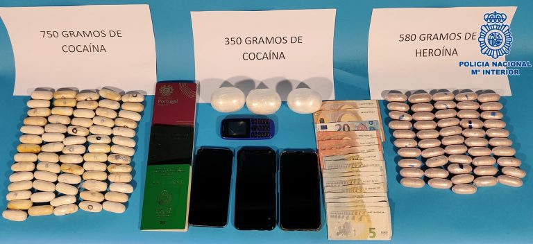 Tres detenidos por transportar droga oculta en su cuerpo en el aeropuerto de Lanzarote