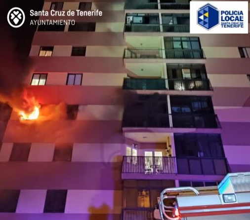 Doce personas afectadas en el incendio de una vivienda en Santa Cruz de Tenerife