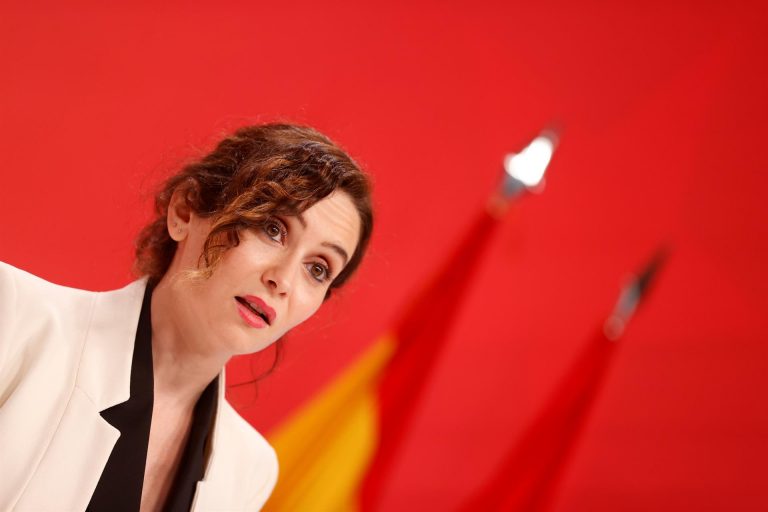 Ayuso dice que todos los que han intentado «destruirla», deben ser «apartados» del partido