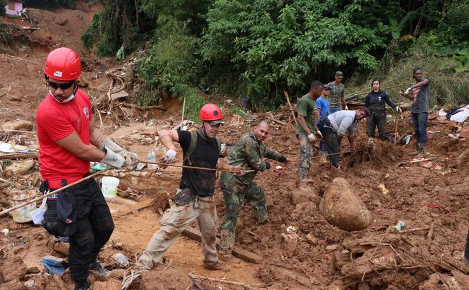 Las inundaciones de Brasil dejan ya 171 muertos y 126 desaparecidos