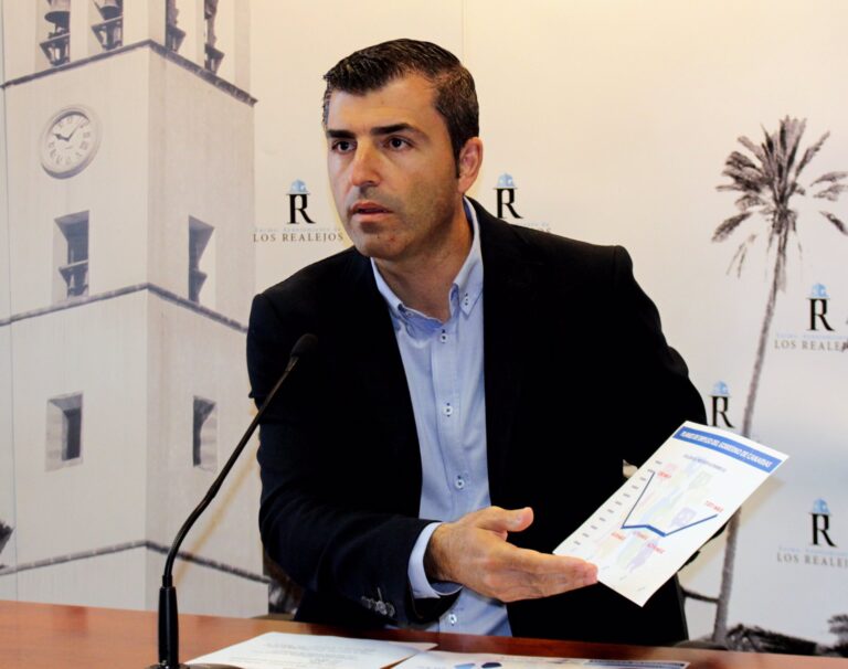 Domínguez pide a Casado que dé un «paso al frente» con «soluciones en la mano»