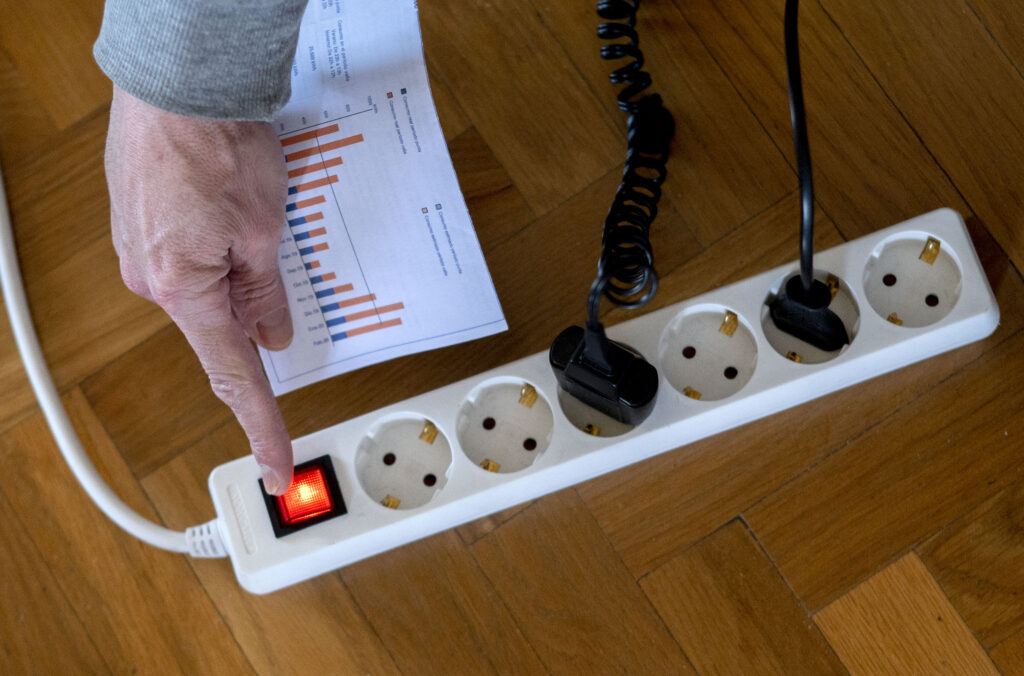 La luz sube este viernes más de un 8 % y supera los 200 euros/MWh