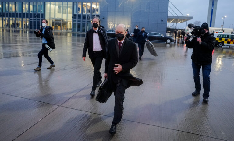 La diplomacia europea intenta tomar el control en la crisis de Ucrania