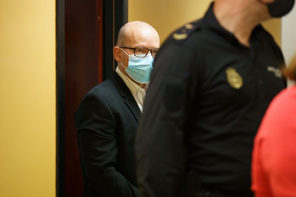 Thomas Handrick, declarado culpable del doble asesinato de su mujer y uno de sus hijos en una cueva de Adeje