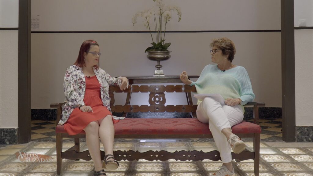 Marisol Ayala da voz a las historias conmovedoras de varios canarios