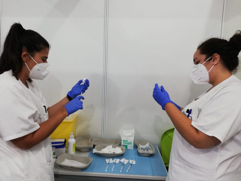 Sanidad notifica cuatro fallecidos y 1.630 casos de COVID-19 en las últimas 24 horas