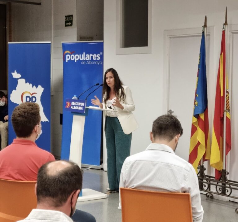 La crisis del PP se cobra su primera dimisión: la diputada Belén Hoyo