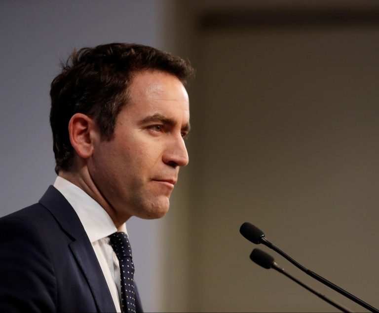 García Egea: «La historia pondrá a Casado como un hombre de principios»