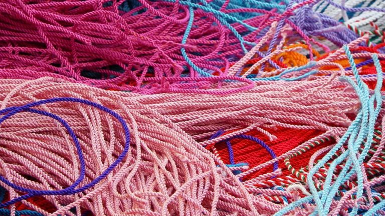 Ingenio venera a San Blas con la tradición de los cordones