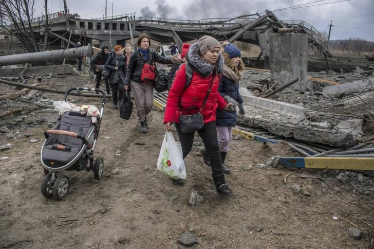 Ucrania y Rusia culminan una nueva ronda de contactos con «pequeños avances» sobre corredores humanitarios
