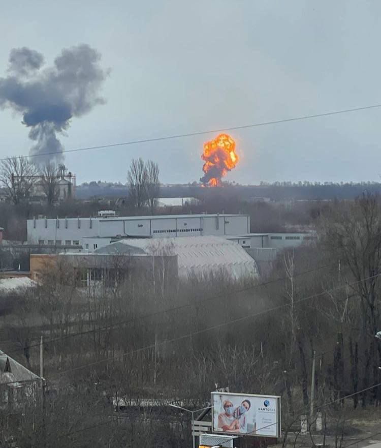 Ucrania informa de la destrucción del aeropuerto de Vinnytsia en un ataque ruso