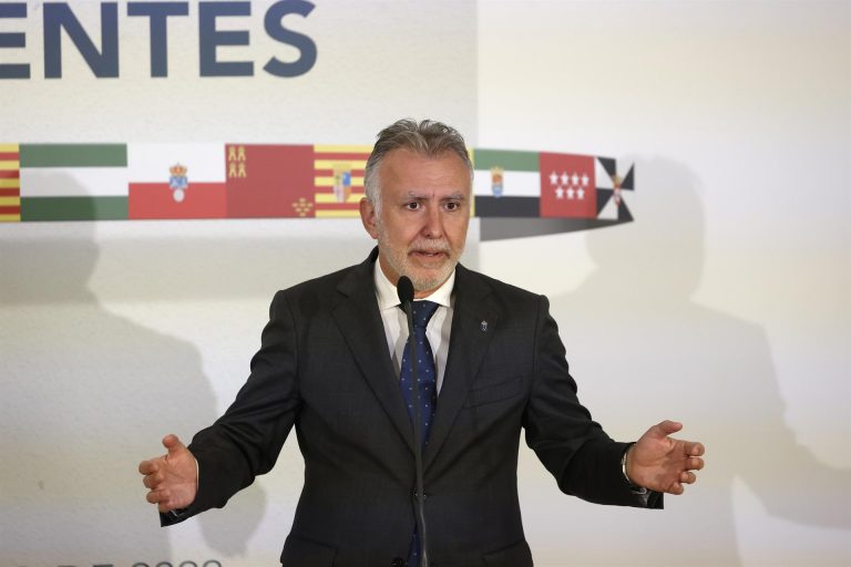 Torres: «Hemos manifestado que cuenten con la sociedad canaria para acoger a refugiados ucranianos»