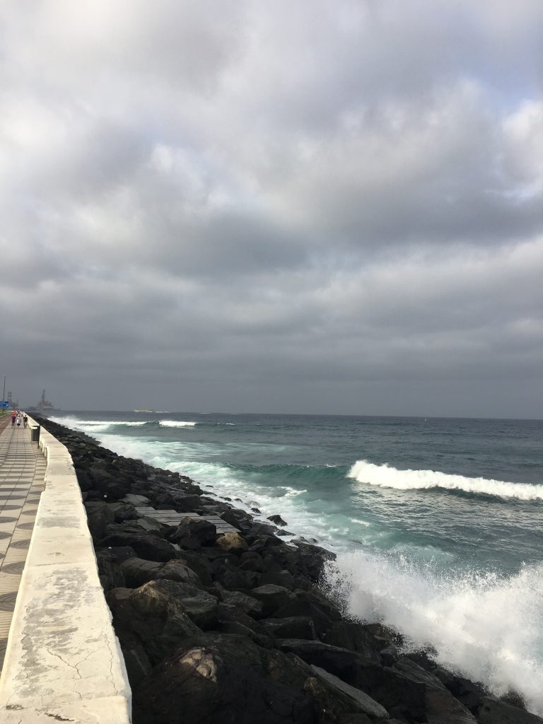 Canarias arranca marzo en riesgo por viento y olas
