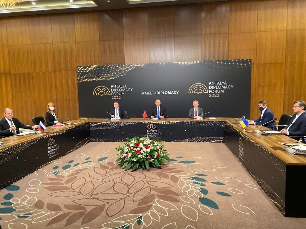 Arrancan las conversaciones en Turquía entre Rusia y Ucrania