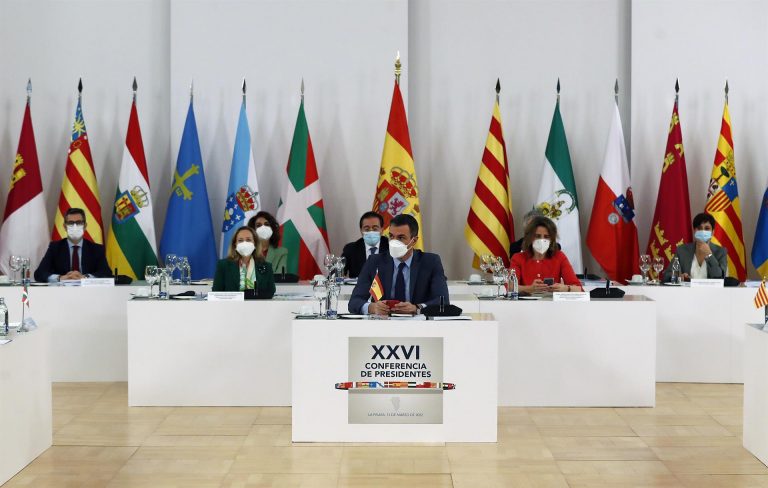 Gobierno y autonomías proponen medidas fiscales para amortiguar el alza energética