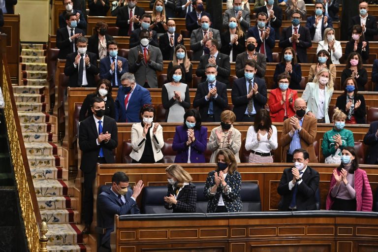 Sánchez pide unidad contra los retos de la guerra 