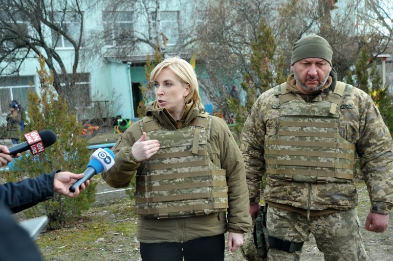 Ucrania denuncia que el Ejército ruso ha tomado como rehenes a los alcaldes de 14 ciudades