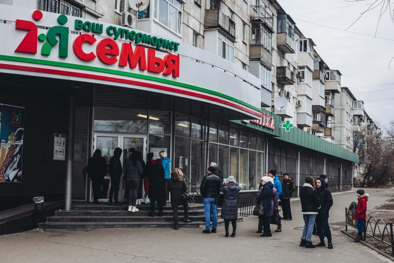 Al menos cuatro muertos y diez heridos en Lugansk