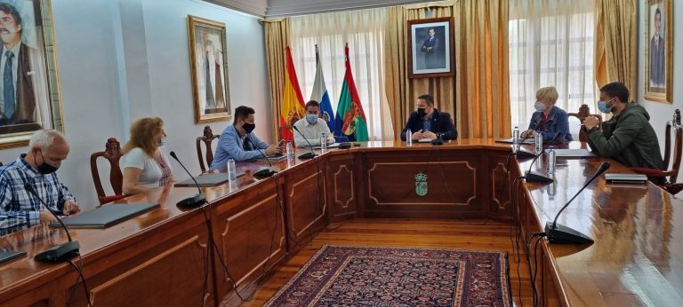 Un centenar de turistas ucranianos permanecen atrapados en Tenerife