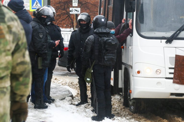 Más de 4.200 detenidos en las manifestaciones contra la guerra en Rusia