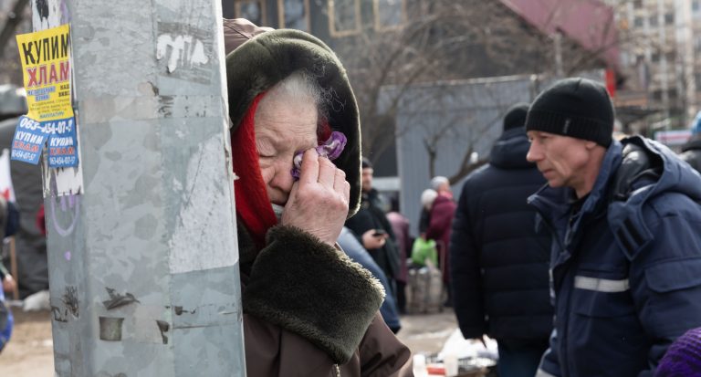 Rusia ofrece a Ucrania abrir un corredor humanitario para evacuar Mariúpol