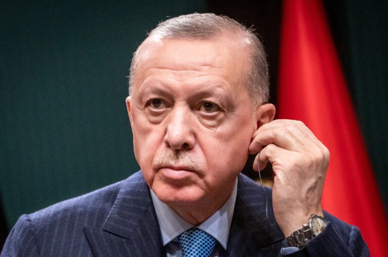 Erdogan insiste en reunir a Putin y Zelenski en Turquía