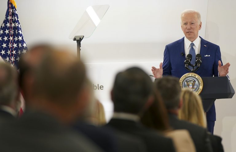 Biden insiste en que el uso de armas químicas en Ucrania es «una amenaza real»