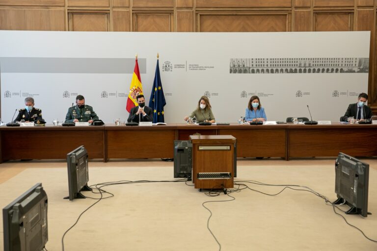 El Congreso convalida el decreto que regula el precio del transporte según el precio de combustible