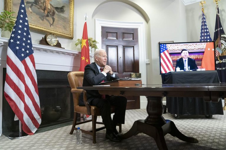 China avisa a EEUU que no tolerará «coerciones» sobre Ucrania