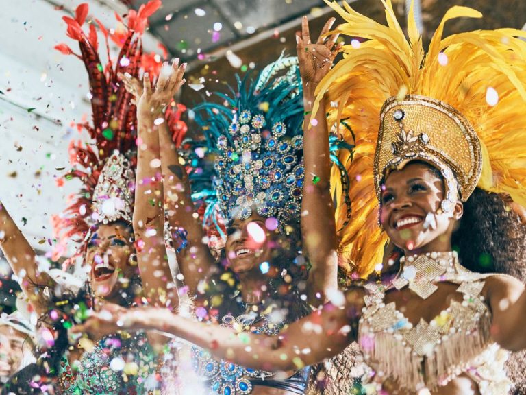 El Carnaval de Día tiñe las calles de San Bartolomé