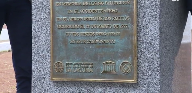 La Laguna rinde homenaje a las víctimas del accidente de Los Rodeos