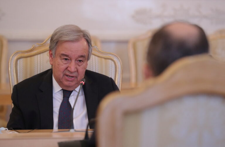 Guterres pide desde Rusia «acabar lo antes posible con la guerra» en Ucrania e impulsar «un diálogo efectivo»