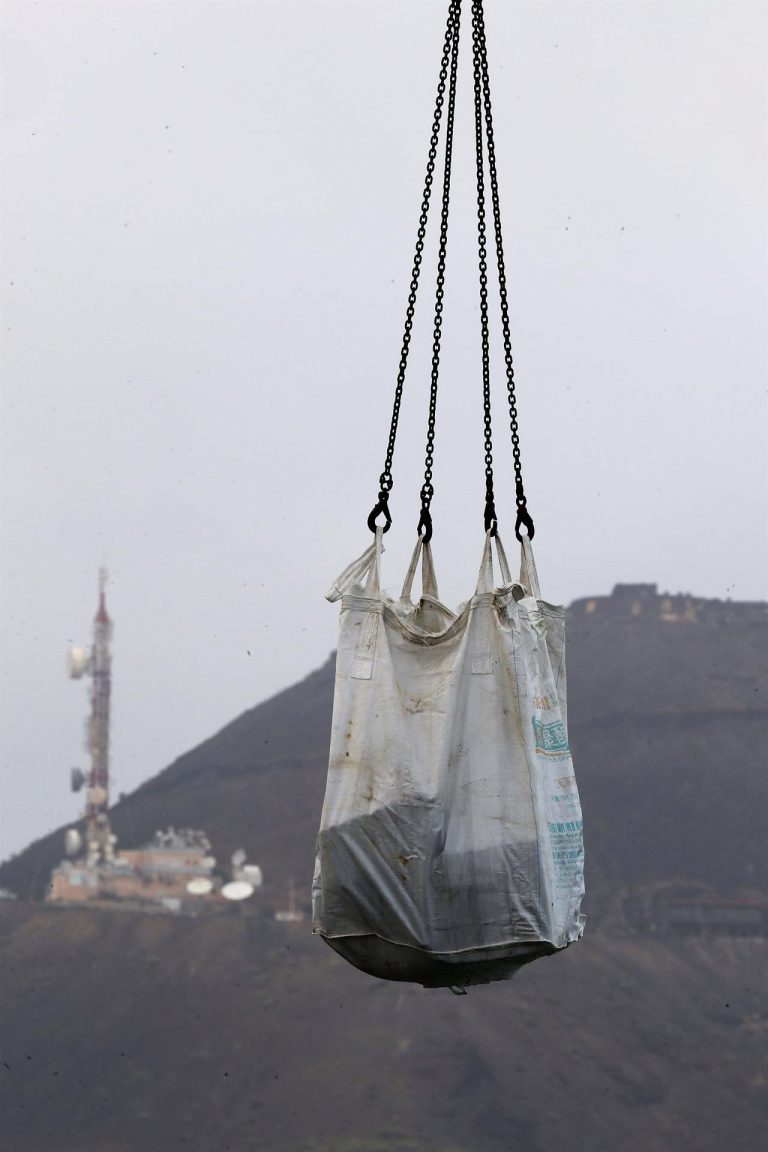Cinco detenidos en un pesquero con 2.900 kilos de cocaína apresado al sur de Canarias
