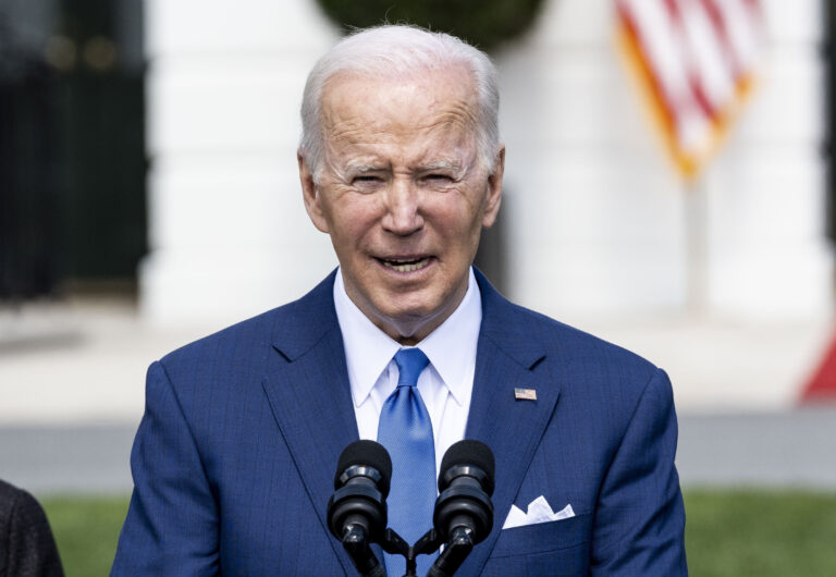 Demócratas presentan al Congreso el proyecto de reforma migratoria de Biden