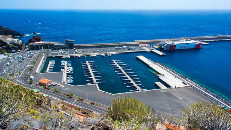 Las navieras canarias ofrecerán 49.000 plazas más en Semana Santa