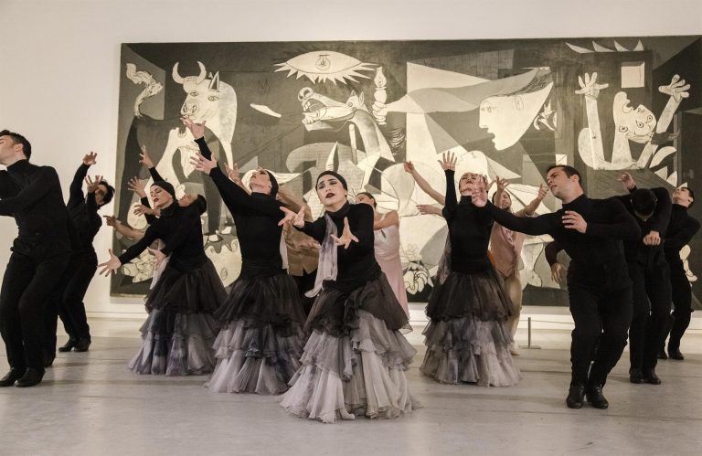 El Día Internacional de la Danza busca ofrecer este viernes solidaridad y consuelo al mundo