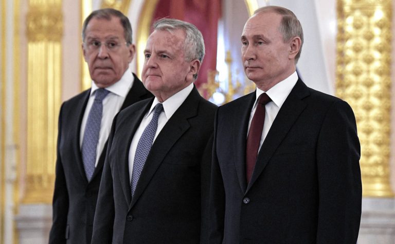 El embajador de EEUU en Rusia dice que Washington «no cederá al chantaje nuclear» de Rusia