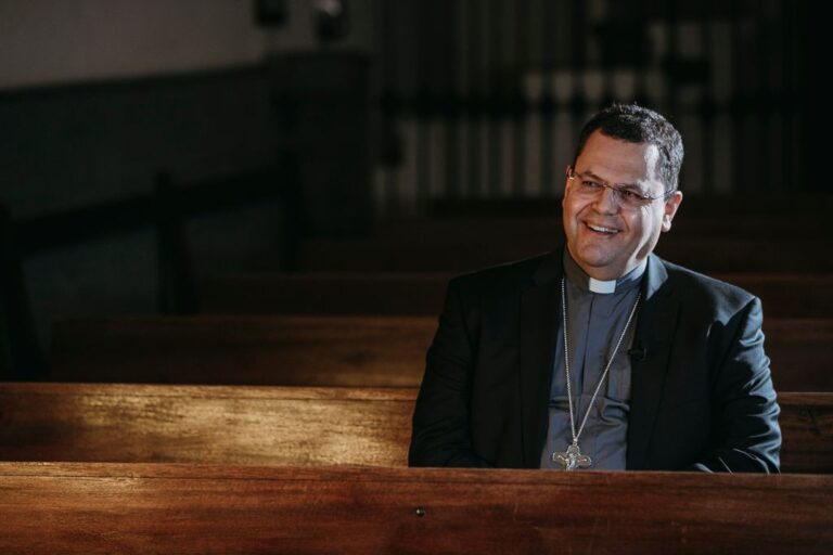 ‘Confesiones’ recibe al primer Obispo Auxiliar canario