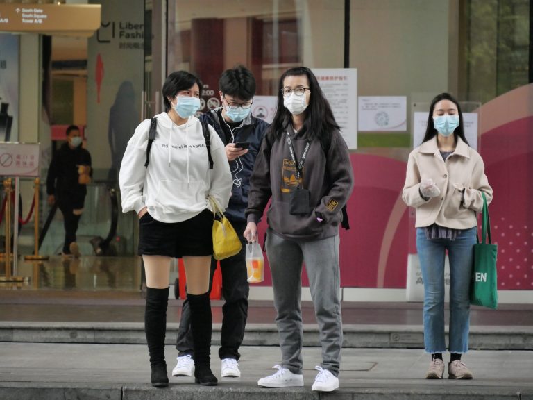 Guangzhou (sureste de China), suspende las clases presenciales y restringe la entrada y salida de la ciudad por un nuevo brote