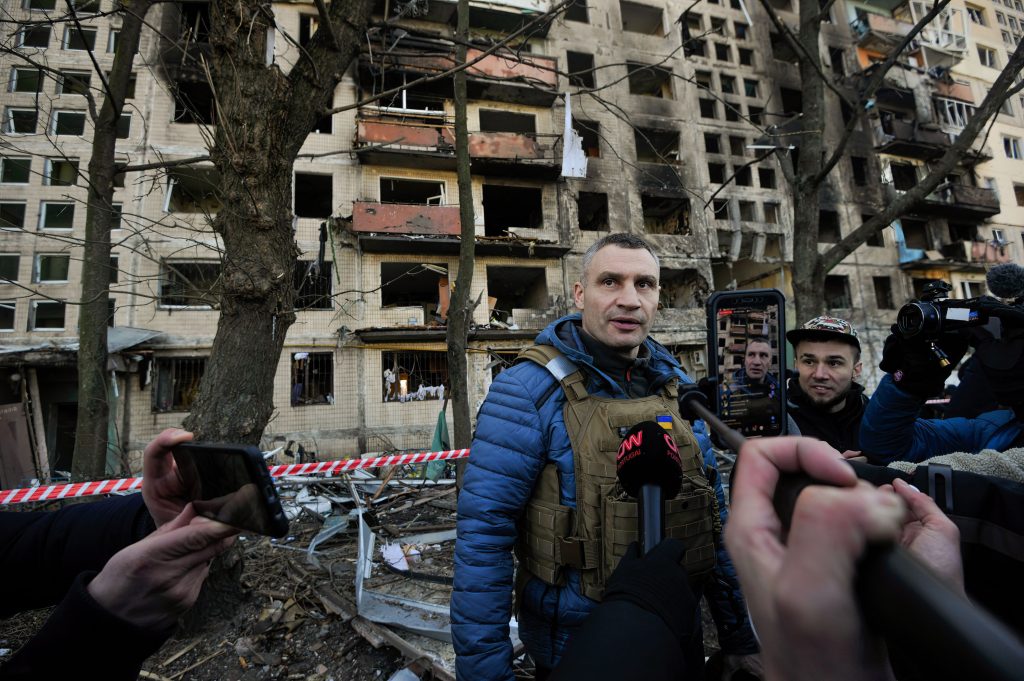 Los civiles comienzan a regresar a Kiev aunque el alcalde pide esperar "un poco"