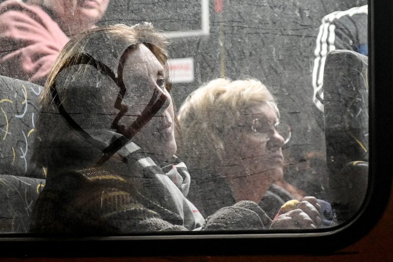 Al menos siete muertos y casi 30 heridos en un ataque contra autobuses de evacuación en Járkov
